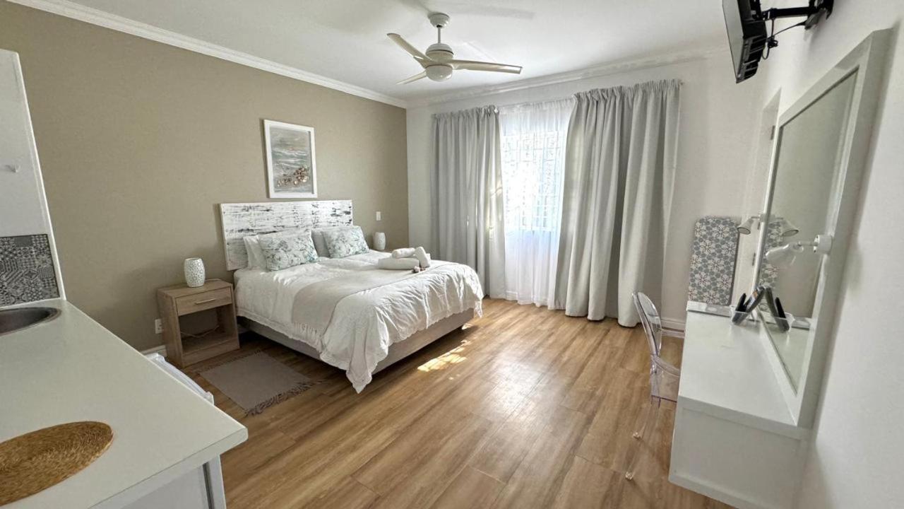 Plett57 - Self Catering - Room No2 Плетенбърг Бей Екстериор снимка